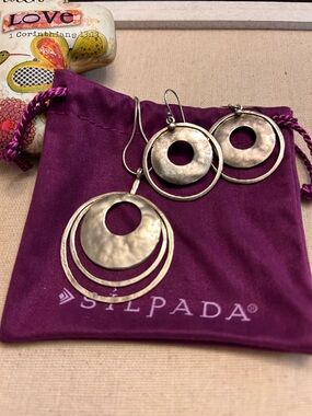 Silpada round hammered earrings and pendant